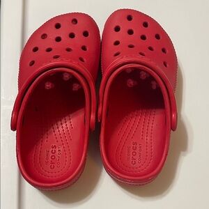 CROCS Kids Classic Clogs baby toddler size 10 varsity red like new gently used